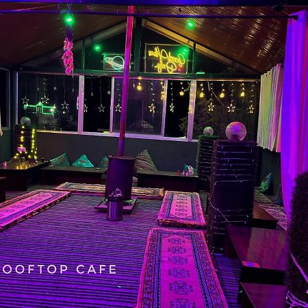 I Love Kasol Hostel & Rooftop Cafe Esterno foto